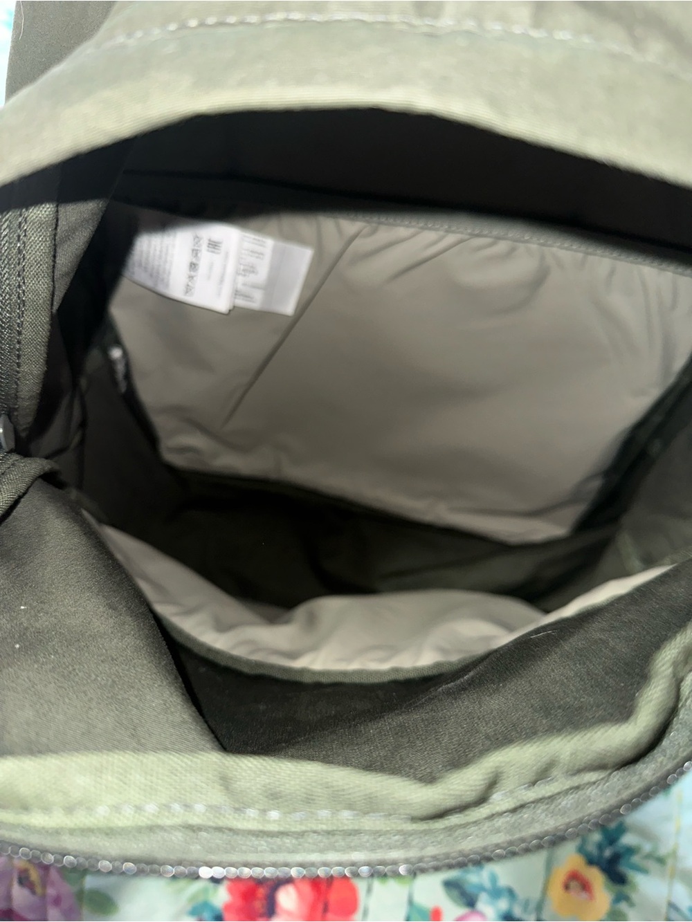 FJALL Raven Backpack - Picture 6 of 7